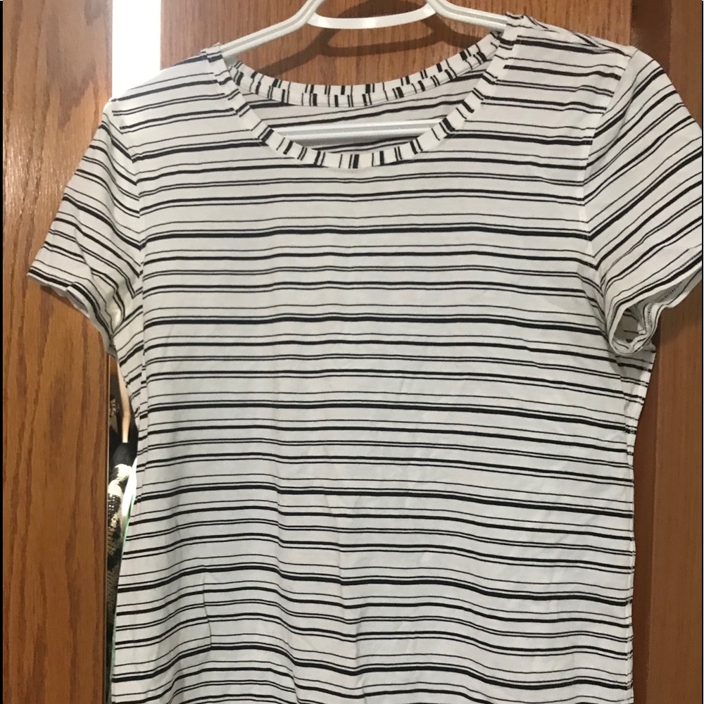 Lululemon love tee size 4